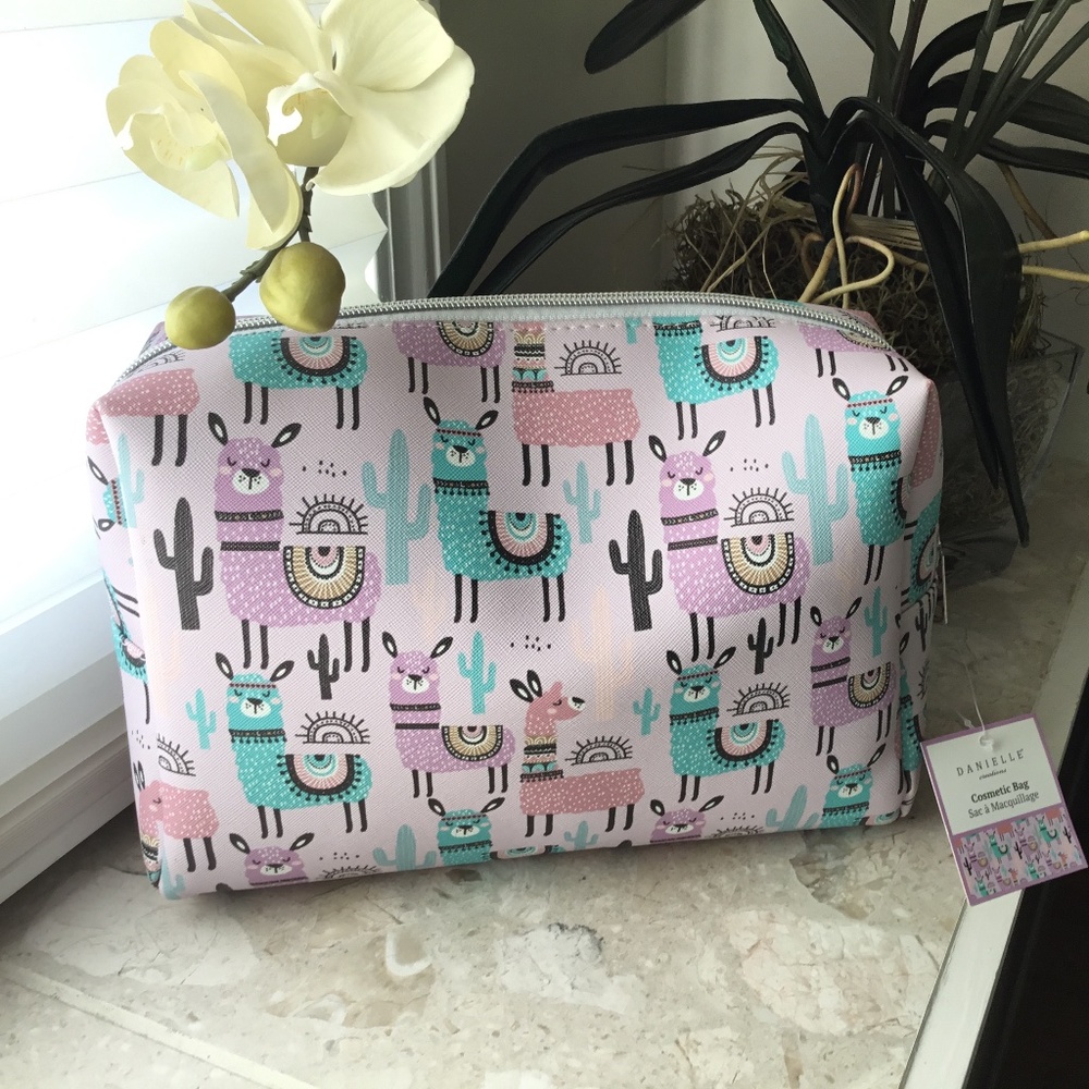 Danielle Creations Cosmetic bag NWT